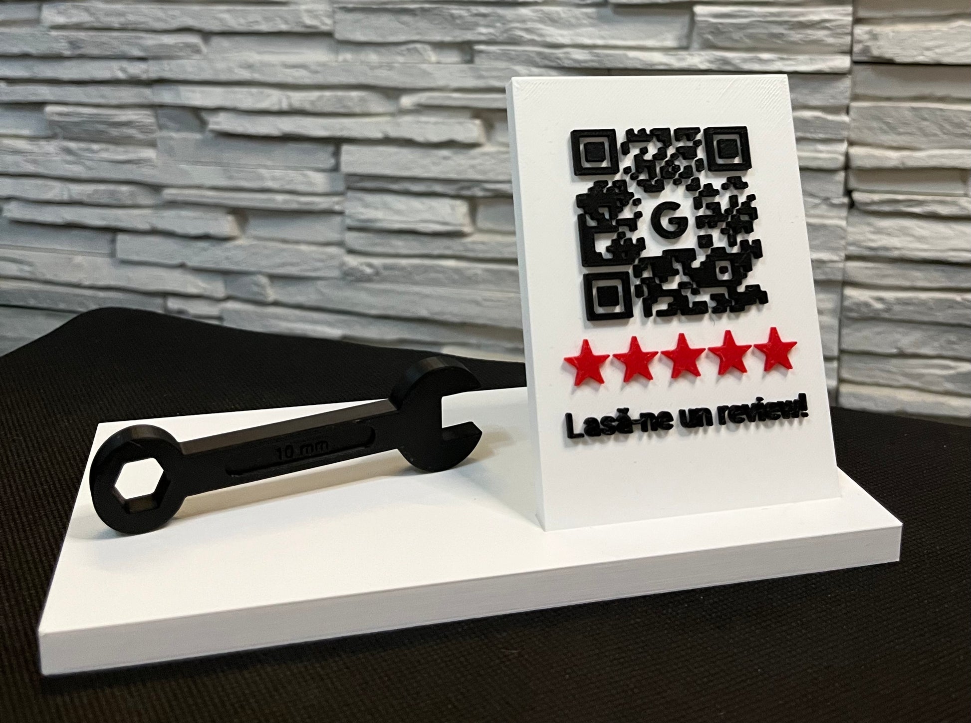 Suport Personalizat pentru Service/Magazin Auto – Placă Personalizată & Figurină Tematică - Crafio.
